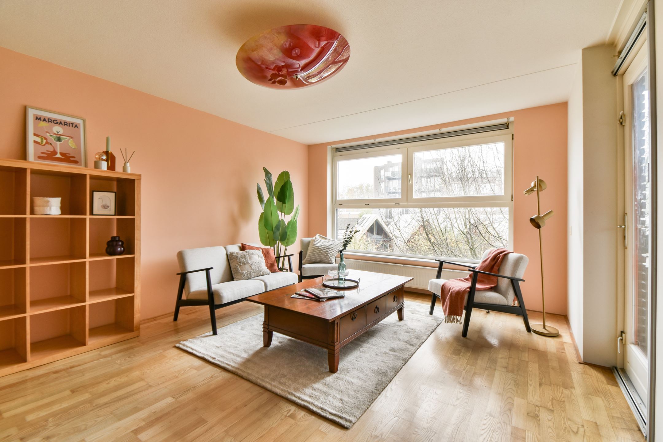LEUK EN GOED INGEDEELD 4 KAMER APPARTEMENT VAN 94 M2 MET LIFT, BERGINGS EN EEN RUIM BALKON