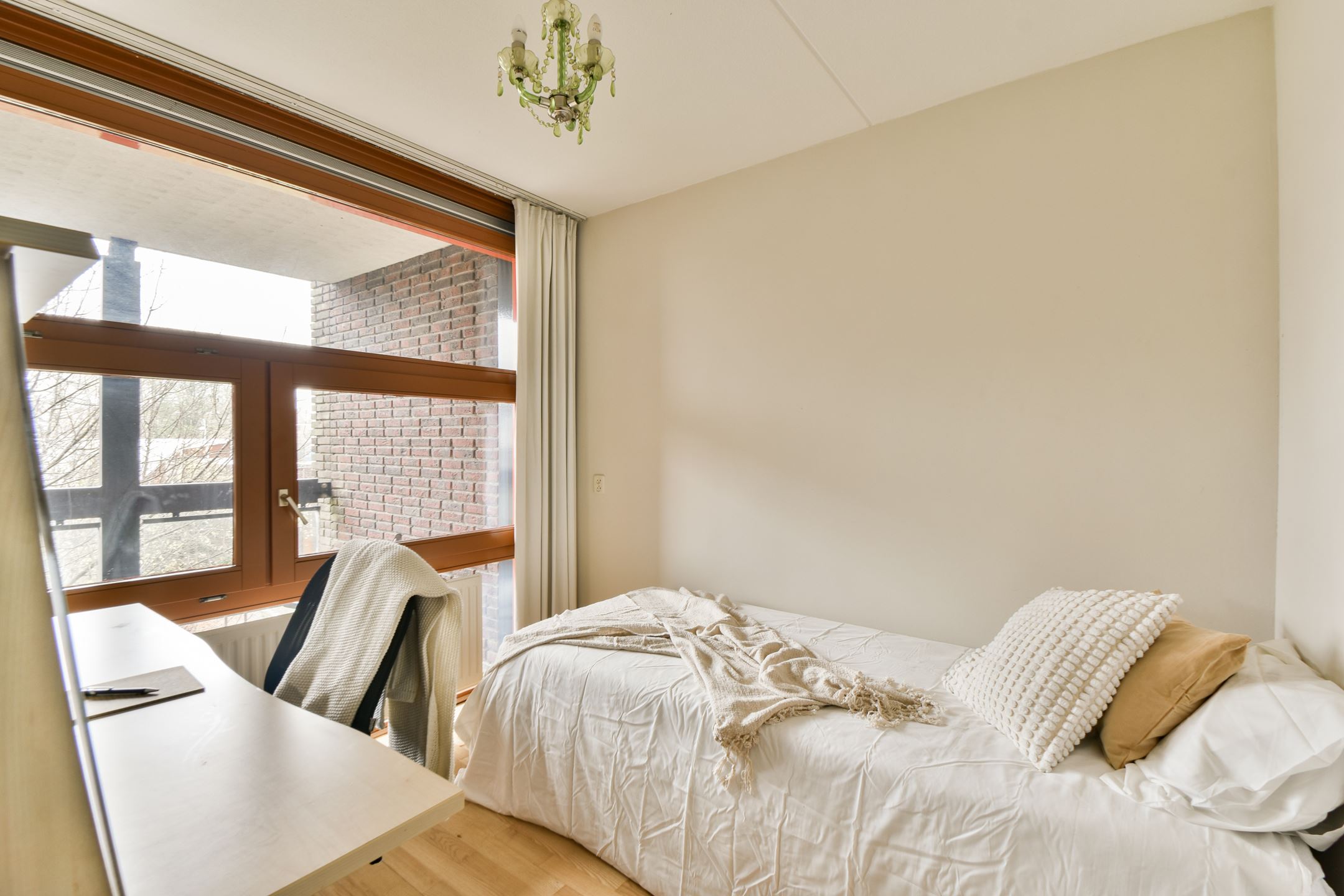 LEUK EN GOED INGEDEELD 4 KAMER APPARTEMENT VAN 94 M2 MET LIFT, BERGINGS EN EEN RUIM BALKON